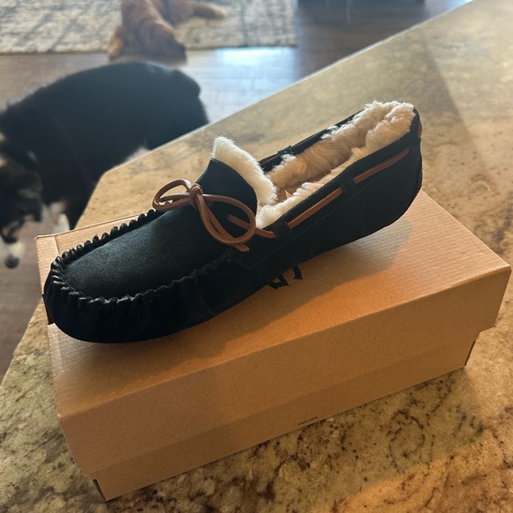 UGG Black and Brown Women's Slippers - Picture 1 of 3